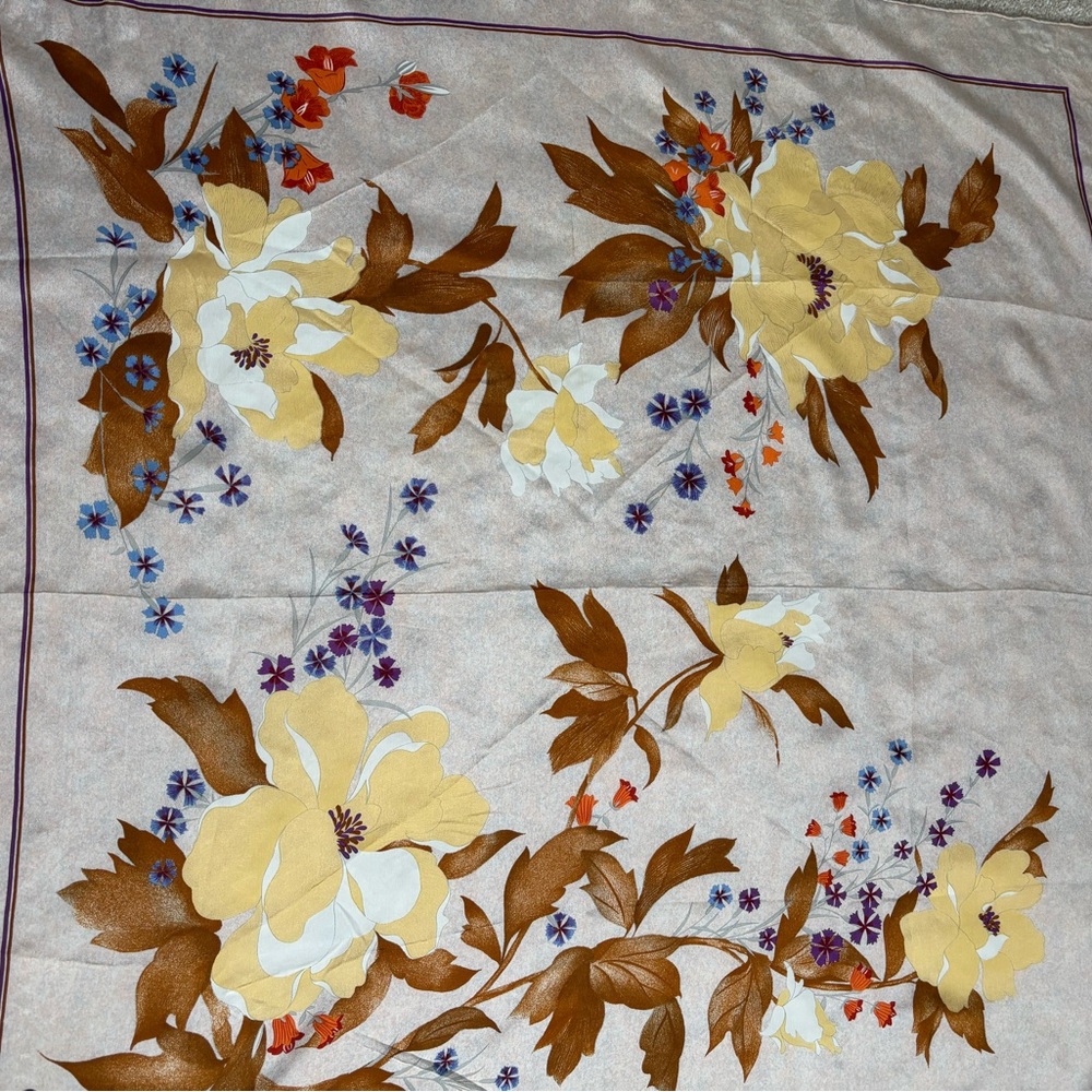 VNTG 60s/70s Christian Dior Silk Floral Scarf w Ecru Backround made in Italy - Picture 7 of 14